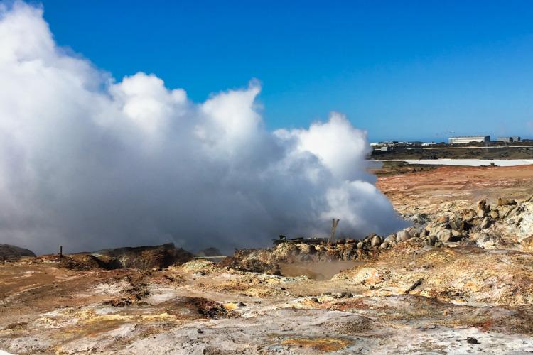 The Ghost trapped in the hot spring
